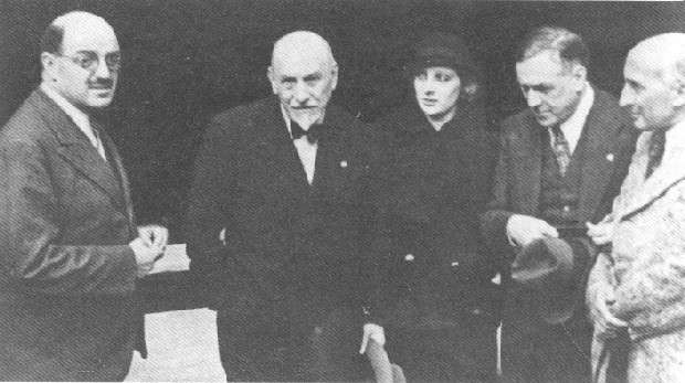 Da sinistra, Silvio d’Amico, Luigi Pirandello, Andreina Pagnani, Renato Simoni, Jacques Copeau (1933).