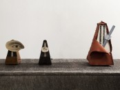 Salvador Dalí, Metronome (1944), Man Ray, Indestructible Object (1923 e 1965), Claes Oldenburg e Coosje van Bruggen, Silent Metronome, 16 inch, Version Three (2005) (Photo Attilio Maranzano)