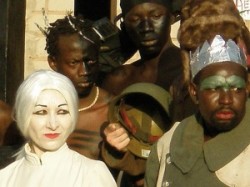 Ermanna Montanari e Mandiaye N’Diaye in Ubu Buur (2007)